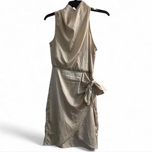 Elegant Gold Sleeveless Dress